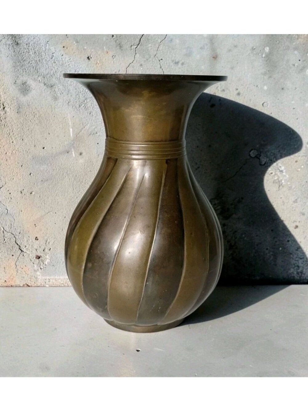 Vintage Two Tone Solid Brass Ribbed Swirl Vase 6" READ